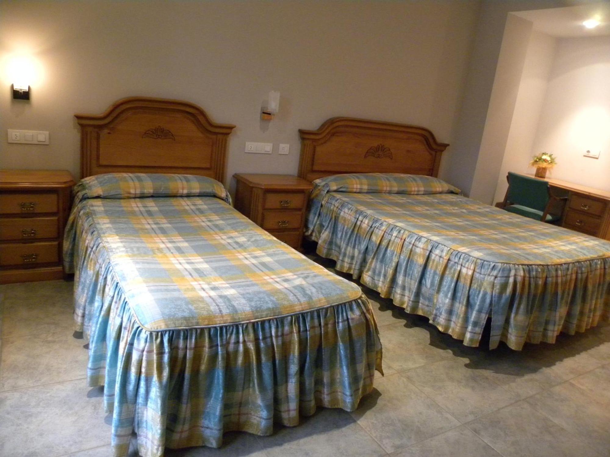 Hotel Duque De Calabria Manzanera Rum bild